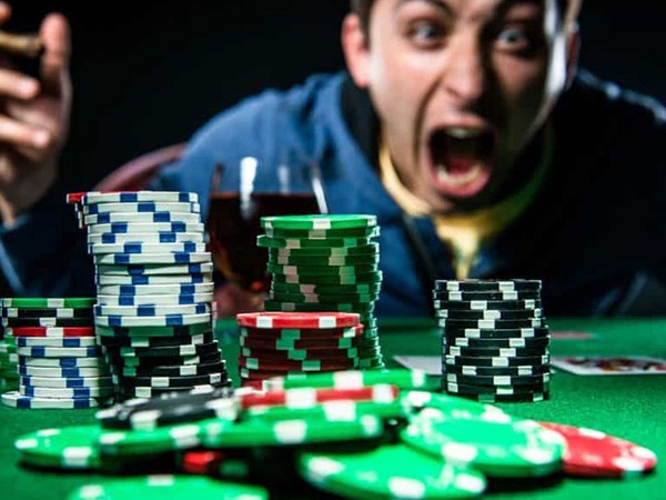 Cách chơi Poker đơn giản dễ hiểu và chuẩn luật nhất