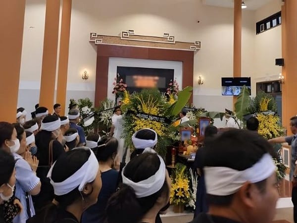 Giải mã chi tiết các giấc mơ thấy đội khăn tang